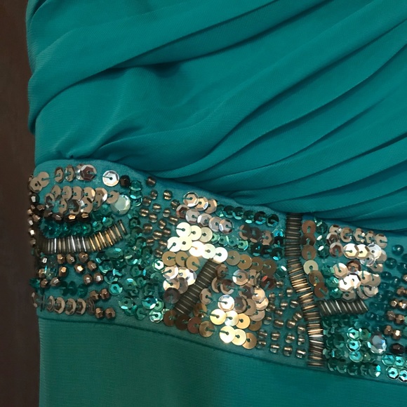 Prom dress! - Picture 4 of 8